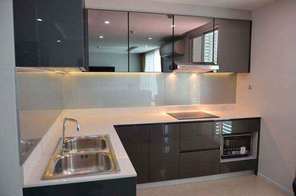 Vivi Avenue Thonglor Apartment Bangkok Exterior photo